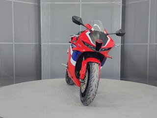 2021 Honda CBR 600RR, красный, 1177000 рублей, вид 3