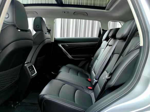 2024 Geely Atlas Pro, серый, 2089000 рублей - вид 10