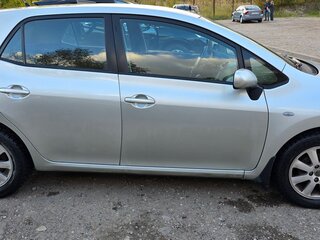 2008 Toyota Auris I, серебристый, 660000 рублей, вид 2