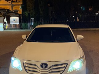 2011 Toyota Camry VI (XV40) Рестайлинг, белый, 900000 рублей, вид 1