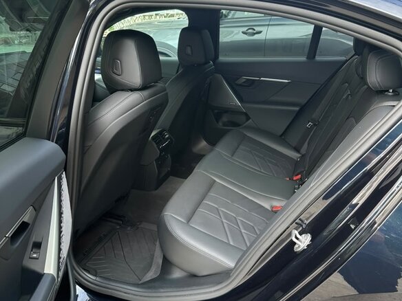 2023 BMW 5 серии 520i VIII (G60/G61/G68), синий, 5700000 рублей - вид 9