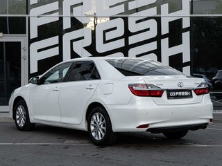 2015 Toyota Camry VII (XV50) Рестайлинг, белый, 2035000 рублей, вид 2