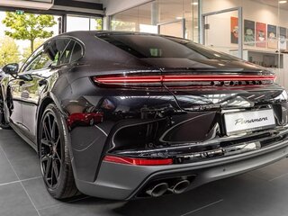 2026 Porsche Panamera 4 E-Hybrid III, чёрный, 21600000 рублей, вид 3