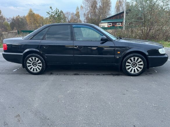 1996 Audi A6 I (C4), синий, 370000 рублей - вид 4