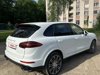 2016 Porsche Cayenne II Рестайлинг (958), белый, 4100000 рублей, вид 5