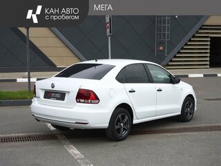 2016 Volkswagen Polo V Рестайлинг, белый, 823000 рублей, вид 2