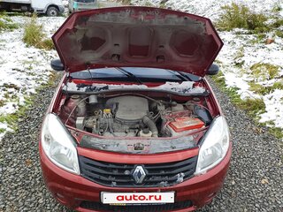 2010 Renault Sandero I, красный, 414000 рублей, вид 3