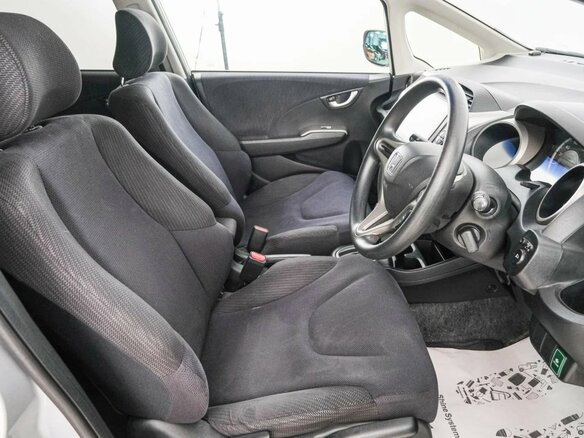 2011 Honda Fit Hybrid II, серый, 899000 рублей - вид 6
