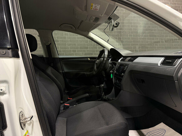 2018 Skoda Rapid I Рестайлинг, белый, 1120000 рублей - вид 7