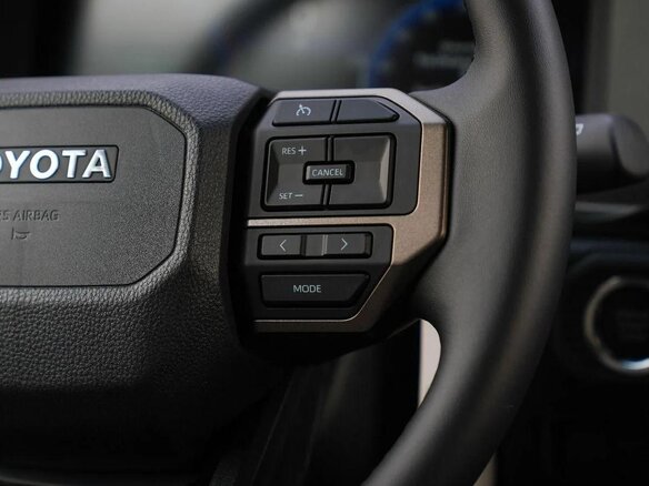 2026 Toyota Land Cruiser Prado 250 Series, белый, 9890000 рублей - вид 18