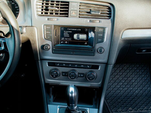 2013 Volkswagen Golf VII, голубой, 990000 рублей - вид 37