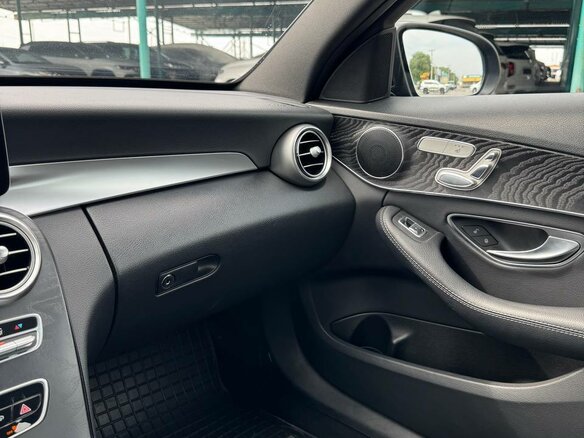 2020 Mercedes-Benz C-Класс 300 IV (W205) Рестайлинг, чёрный, 1750000 рублей - вид 13
