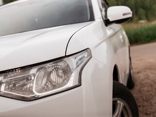 2013 Mitsubishi Outlander III, белый, 1130000 рублей, вид 3