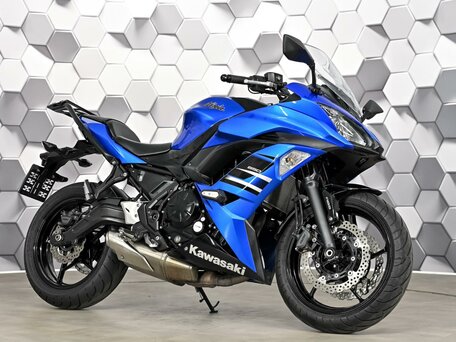 2018 Kawasaki Ninja 650, синий, 655000 рублей, вид 1