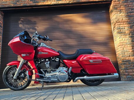 2021 Harley-Davidson Road Glide, красный, 1650000 рублей, вид 2