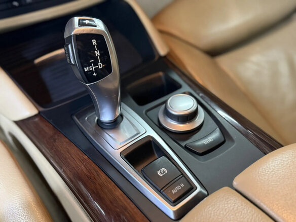 2009 BMW X6 35i 6-speed I (E71), белый, 1550000 рублей - вид 15