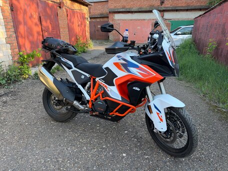 2023 KTM 1290 Super Adventure R, оранжевый, 1850000 рублей, вид 2