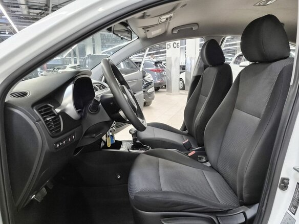2020 Kia Rio IV Рестайлинг, белый, 1559000 рублей - вид 14