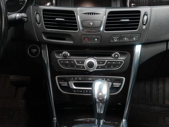 2012 Renault Latitude I, чёрный, 1139900 рублей - вид 17