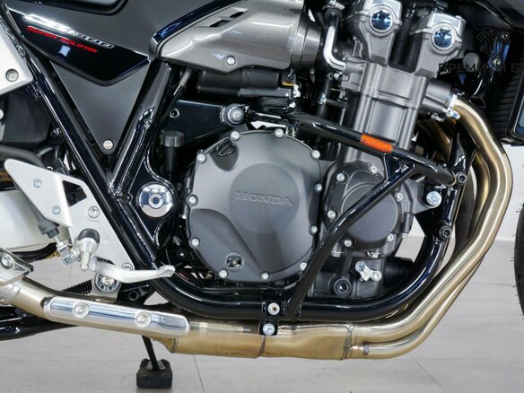 2026 Honda CB 1300, чёрный - вид 9