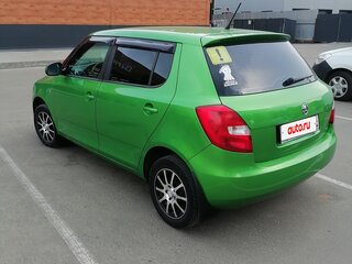 2013 Skoda Fabia II Рестайлинг, зелёный, 455000 рублей, вид 4