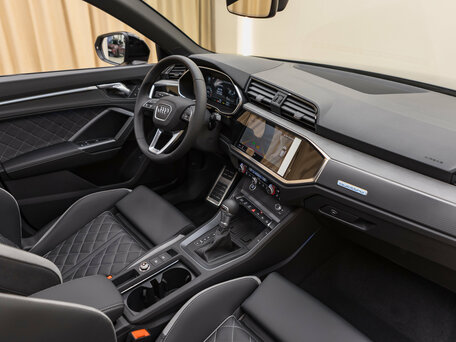2026 Audi Q3 45 TFSI II (F3), серый, 5100000 рублей, вид 3