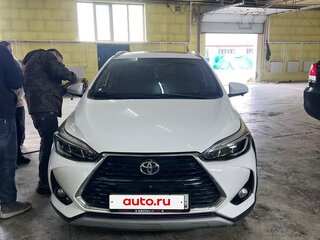 2021 Toyota Yaris L XP150 Рестайлинг, белый, 1150000 рублей, вид 1
