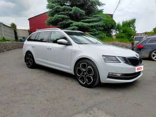 2017 Skoda Octavia III (A7) Рестайлинг, белый, 2200000 рублей, вид 2