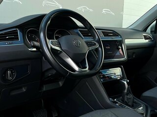 2021 Volkswagen Tiguan II Рестайлинг, серебристый, 3052100 рублей, вид 5