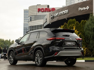 2025 Toyota Highlander IV (XU70), чёрный, 4988000 рублей, вид 5