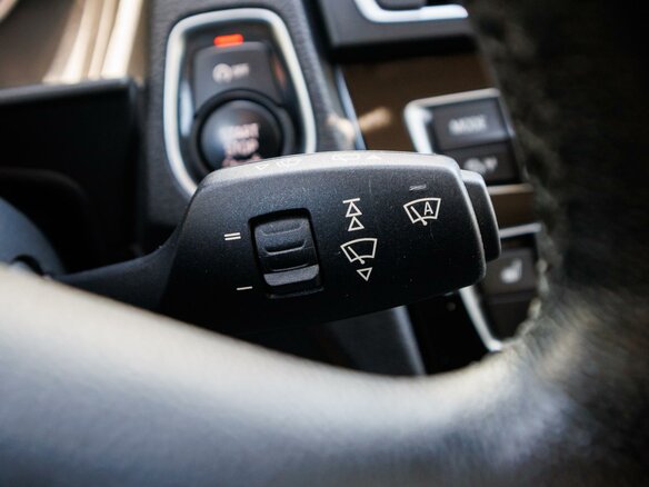 2015 BMW 1 серии 118i II (F20/F21) Рестайлинг, белый - вид 12