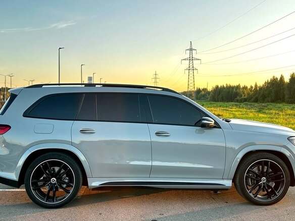 2025 Mercedes-Benz GLS 450 d II (X167) Рестайлинг, серый - вид 4