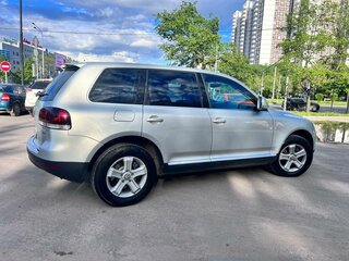 2009 Volkswagen Touareg I Рестайлинг, бежевый, 1950000 рублей, вид 5