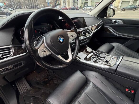 2020 BMW X7 40i I (G07), чёрный, 7000000 рублей - вид 7