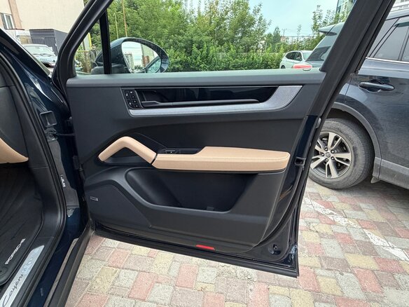 2023 Porsche Cayenne III Рестайлинг, синий, 7140000 рублей - вид 17