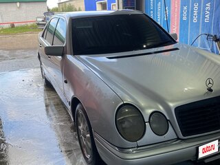 1998 Mercedes-Benz E-Класс 240 II (W210, S210), серый, 364999 рублей, вид 1