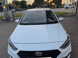 2018 Hyundai Solaris II, белый, 1150000 рублей, вид 2