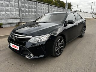 2016 Toyota Camry VII (XV50) Рестайлинг, чёрный, 2090000 рублей, вид 3