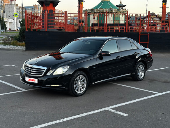 2011 Mercedes-Benz E-Класс 200 7G-Tronic IV (W212, S212, C207), чёрный, 1850000 рублей