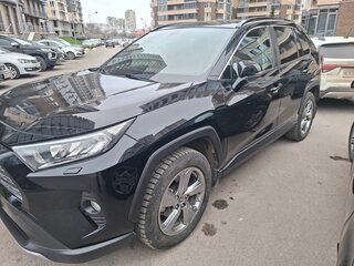 2021 Toyota RAV4 V (XA50), чёрный, 3500000 рублей, вид 5