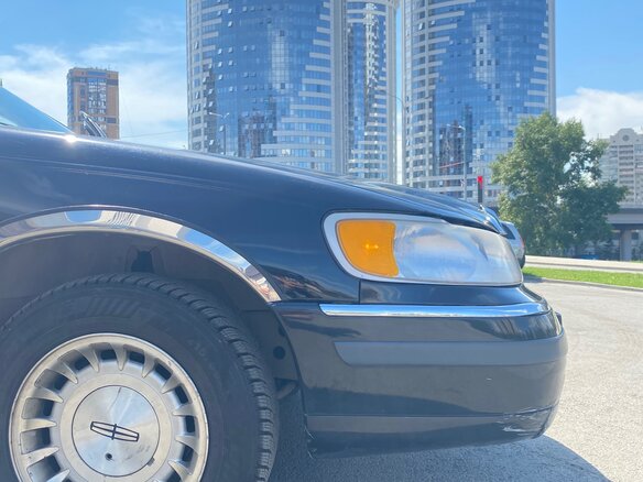2000 Lincoln Town Car III, чёрный - вид 10