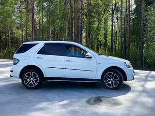 2008 Mercedes-Benz M-Класс 550 II (W164) Рестайлинг, белый, 1250000 рублей, вид 2