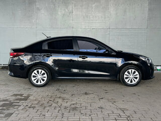 2021 Kia Rio IV Рестайлинг, чёрный, 1665000 рублей, вид 5