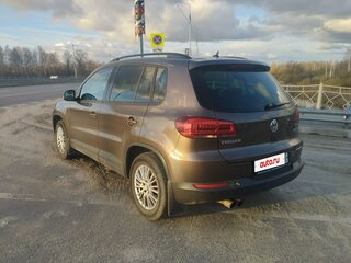 2014 Volkswagen Tiguan I Рестайлинг, коричневый, 2000000 рублей, вид 3