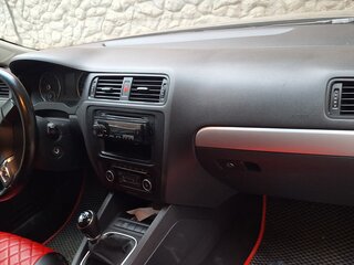 2012 Volkswagen Jetta VI, коричневый, 850000 рублей, вид 3