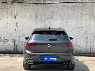 2023 Volkswagen Golf VIII, чёрный, 1650000 рублей, вид 5