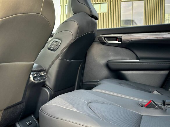 2025 Toyota Highlander IV (XU70), белый, 5650000 рублей - вид 14