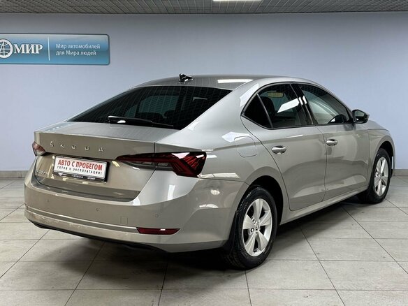 2021 Skoda Octavia IV (A8), бежевый, 2140000 рублей - вид 4