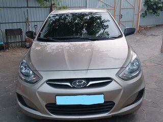 2011 Hyundai Solaris I, бежевый, 650000 рублей, вид 1