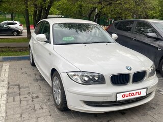 2010 BMW 1 серии 116i I (E81/E82/E87/E88) Рестайлинг, белый, 1350000 рублей, вид 2